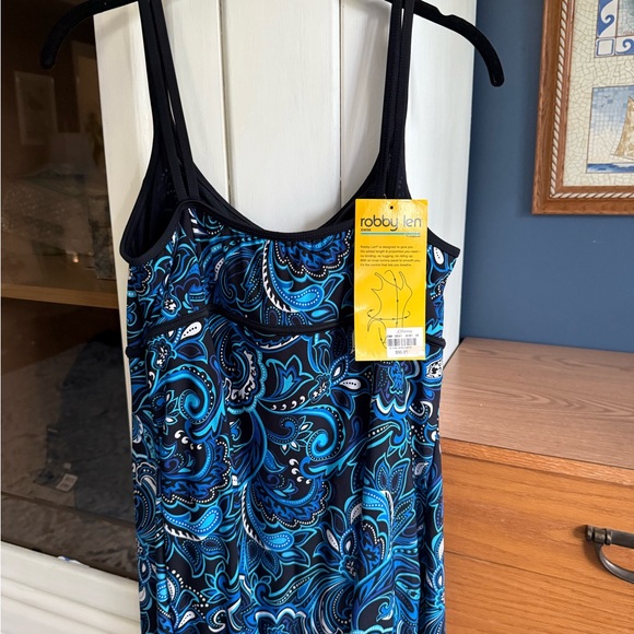 Robby Len Women’s Swimdress size 16 NWT - Picture 2 of 4